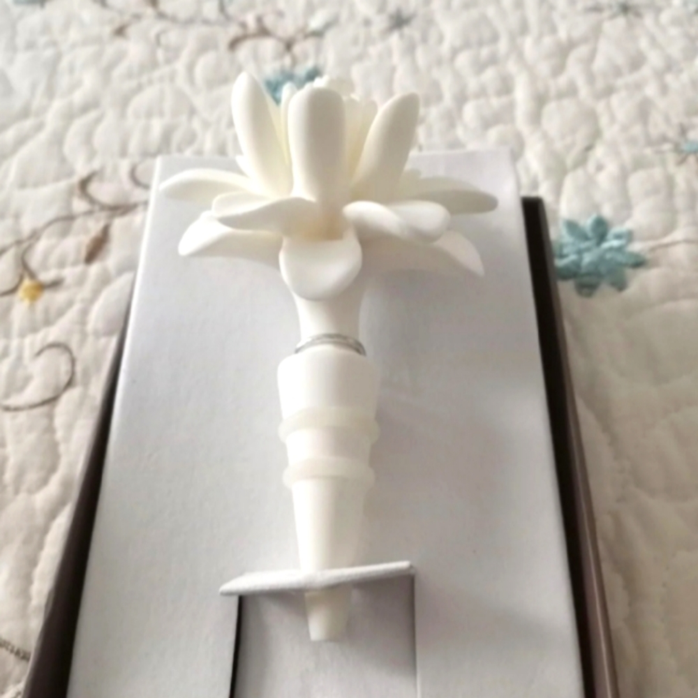 White Peony Wine Stopper